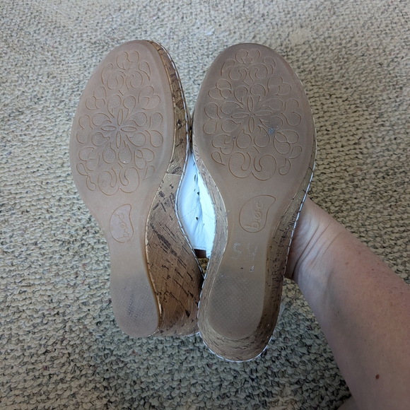 B.o.c. White Tan Sandals with Peep-Toe and Slingback - Picture 3 of 4